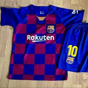 Size small boys Barcelona Soccer set fits boy 7-10